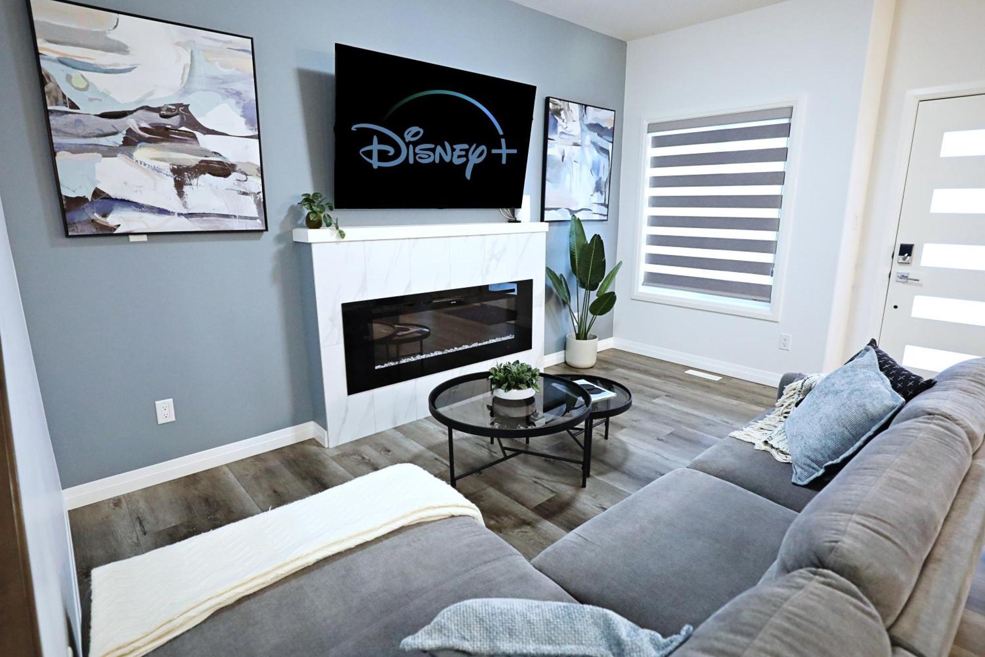 Вилла Three King Beds,Central A/C,Fireplace,Park,Disney+ Эдмонтон Экстерьер фото